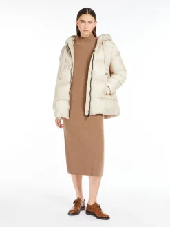Water-repellent down jacket