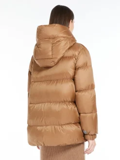 Water-repellent down jacket