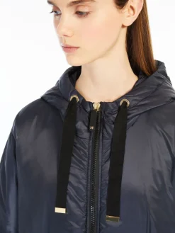Water-repellent fabric cape