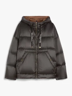 Water-repellent fabric hooded down jacket