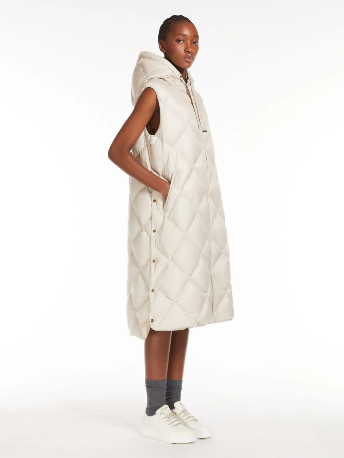 Water-repellent midi gilet