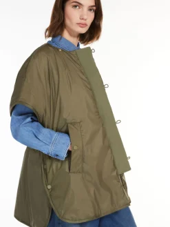 Water-repellent reversible canvas cape
