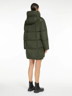 Water-repellent taffeta parka