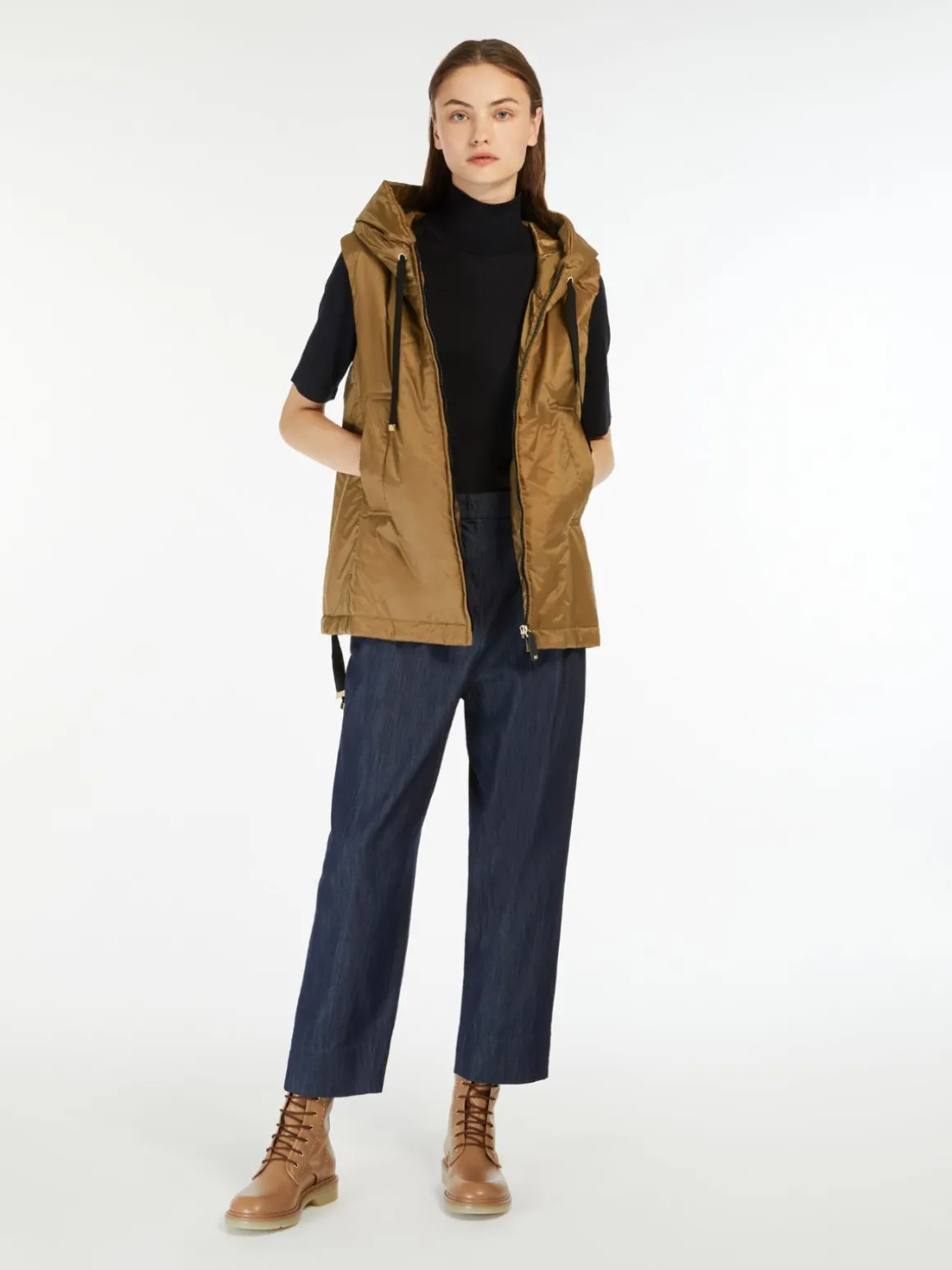 Water-repellent technical canvas gilet