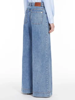 Wide-leg denim jeans