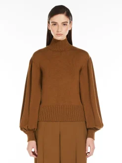 Wide-sleeved wool jumper
