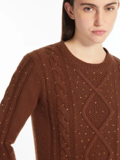 Wool and cashmere cable-knit jumper