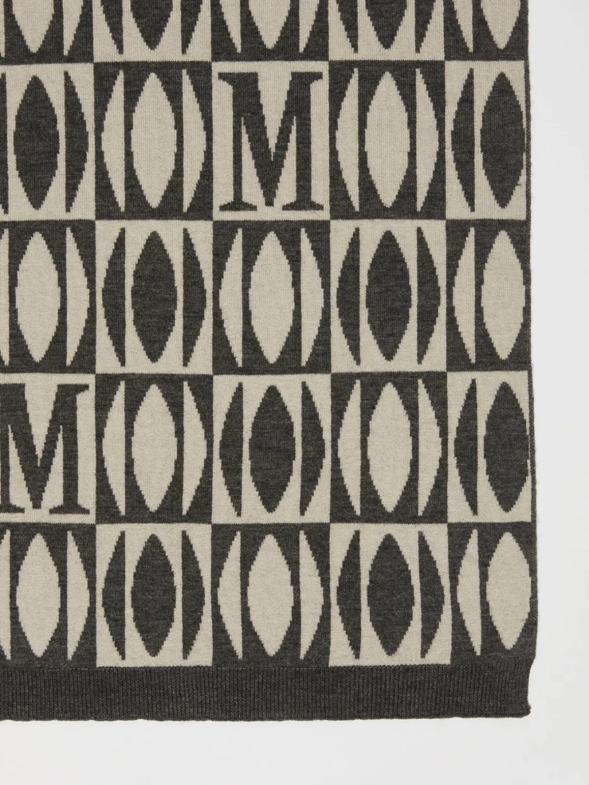Wool and cashmere jacquard scarf