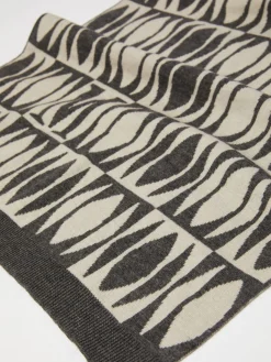 Wool and cashmere jacquard scarf