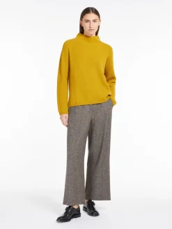 Wool and cashmere ribbed jumper