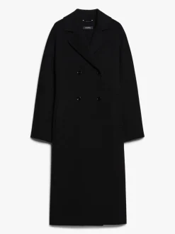 Wool coat with buttons