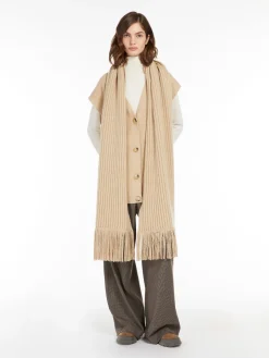 Wool knit fabric gilet
