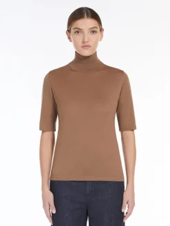 Wool yarn polo-neck sweater