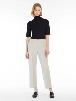 Wool yarn polo-neck sweater
