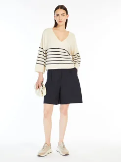 Woollen cloth Bermuda shorts