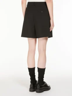 Woollen cloth Bermuda shorts